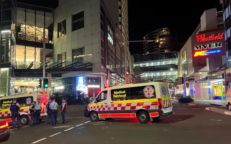 Sydney knife attacker shot dead after killing 6 in Bondi mall