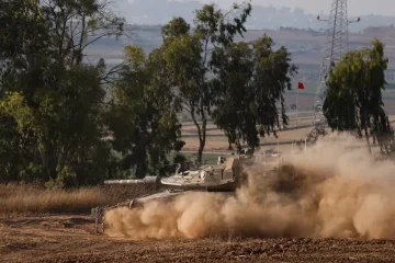 Israeli tanks advance into areas in north and south Gaza