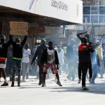 Kenya_Nairobi_demonstrrator_police tear gas