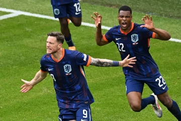 Weghorst’s first touch gives Dutch late win over Poland