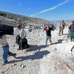 Bouncing between war-torn countries: Displacement in Lebanon and Syria highlights cyclical nature of cross-border refuge Displaced people_Masnaa crossing