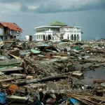 Baiturrahim Mosque_2004 tsunami_cropped