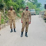 Why are India and Pakistan on the brink of war and how dangerous is the situation? An expert explains Pakistani Soldiers