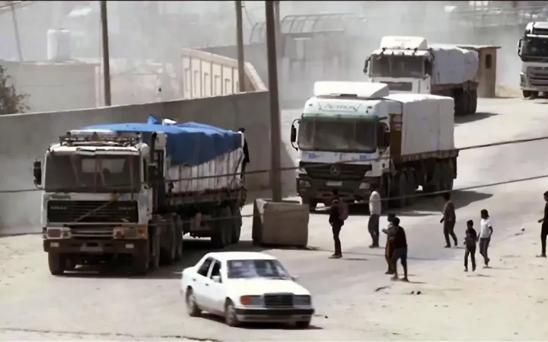 Gazans flood food distribution sites as un races against famine under fragile ceasefire