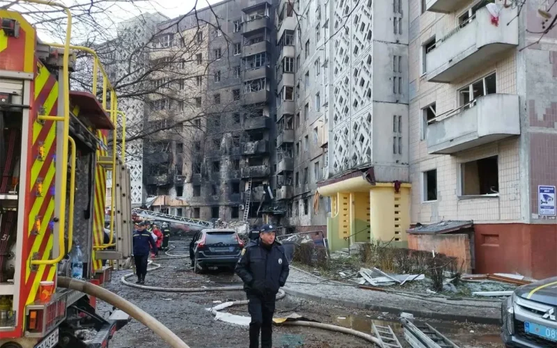 Deadly strikes on western Ukraine kill at least 25, UN refugee agency warns no area safe