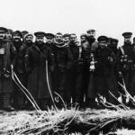 British_German troops_Christmas Day 1914
