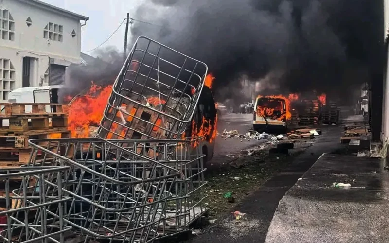 Flames in KuGompo: Peaceful march over Nigerian ‘king’ erupts into arson, shootings, chaos