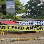 pesticide_trade_protest-1